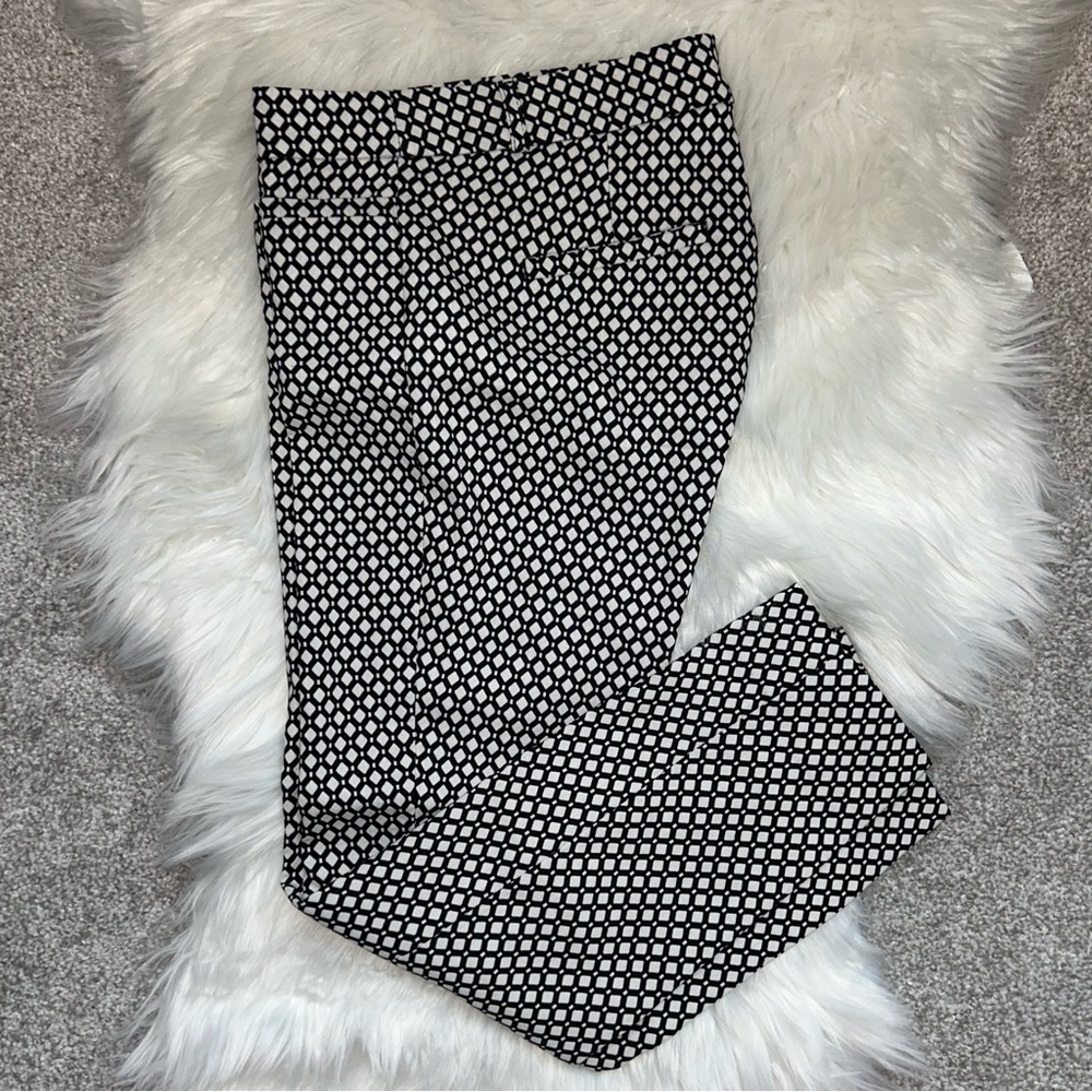 Banana Republic Black and White Straight Sloan Cropped Pants